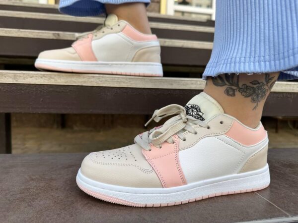 Женские кроссовки Ok-ShoesB918-7 Бежевые с розовыми вставками