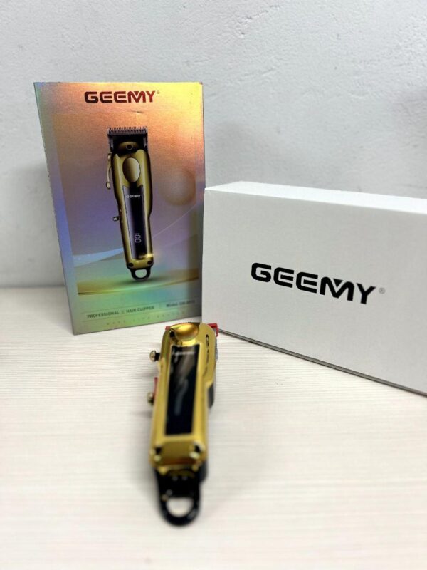 Машинка для стрижки волос Geemy GM-8015 вибрационная с насадками 3-6-10-13 мм
