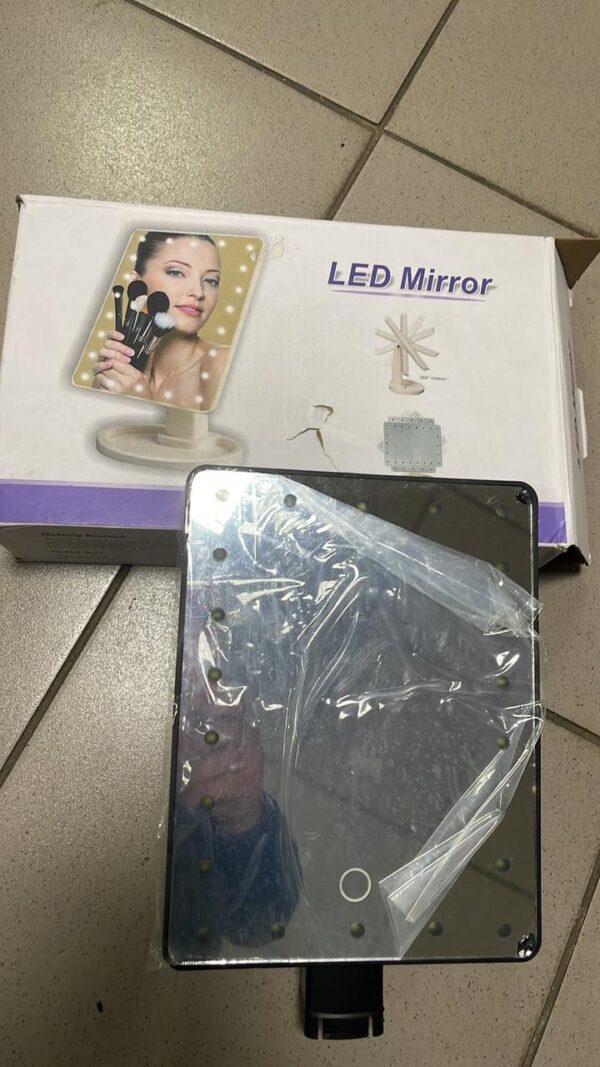 УЦЕНКА! Зеркало настольное с подсветкой LED - бренд Large Led Mirror (Плохая упаковка, повреждение на зеркале 3225)