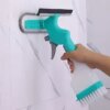 Универсальная щетка-распылитель 3 в 1 для мытья окон и стеклянных поверхностей с водогоном и микрофиброй (240 мл)