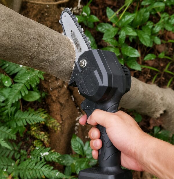 Аккумуляторная цепная мини пила Electric Chain Saw 48V 8" дюймов 20см с 2 аккумуляторами для обрезки веток деревьев в кейсе
