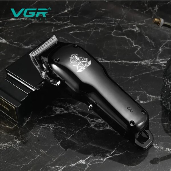 Машинка для стрижки (clipper) VGR V-679 BLACK, 4 насадки