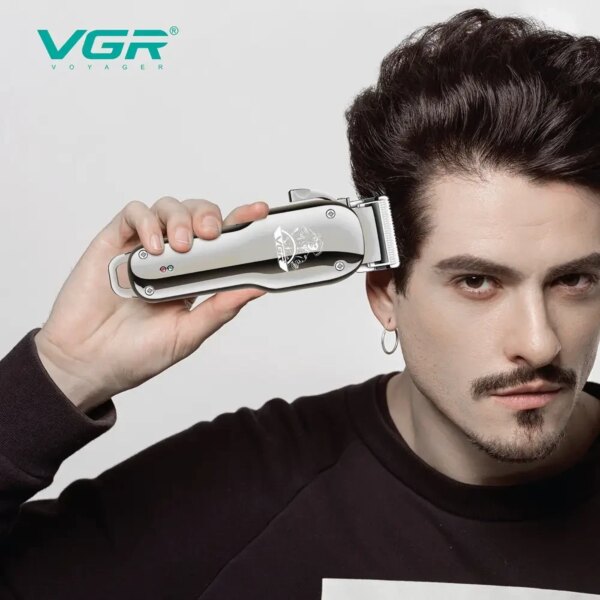 Машинка для стрижки (clipper) VGR V-678 SILVER, 4 насадки