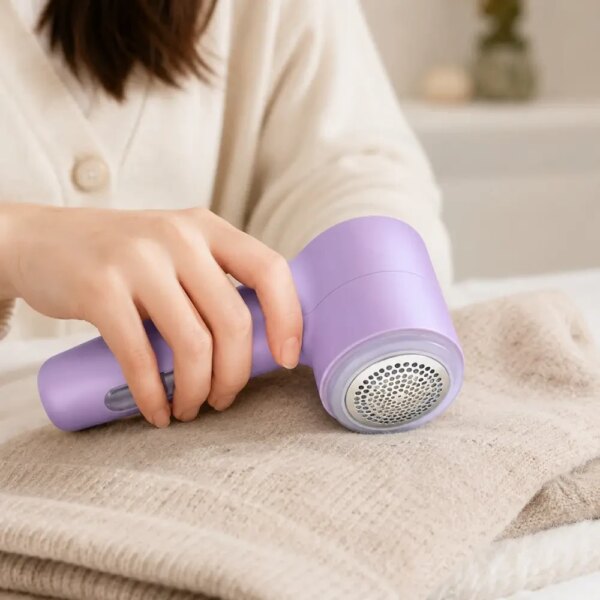 Аккумуляторная машинка для удаления катышков, 1200 мАч, от USB, KM-165, Фиолетовая / Машинка от катышков / Триммер