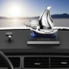 Автоароматизатор Кораблик Vert-16 для автомобиля на солнечной панели с ароматизатором и вращением штурвала