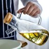 Стеклянный кувшин для масла и уксуса 650 мл с носиком, ручкой и деревянной крышкой, бутылка-дозатор для жидких продуктов