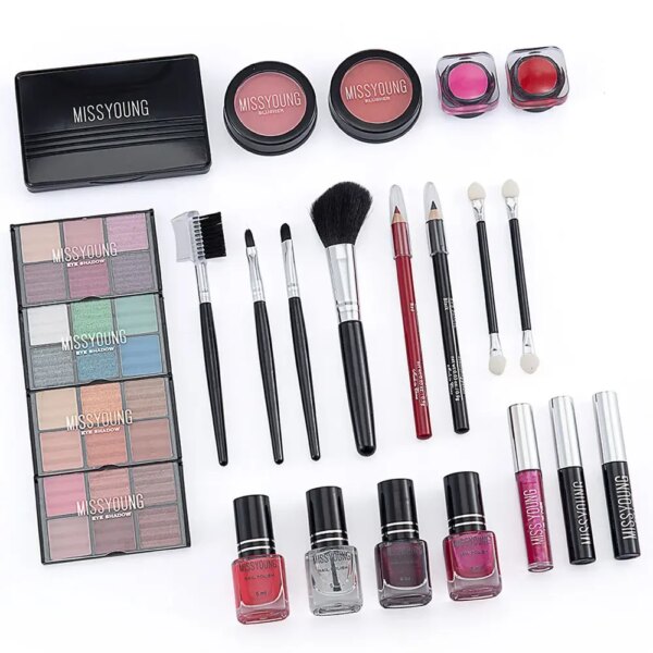 Набор женской косметики в подарочном чемодане MC1155 Makeup set Серебристый