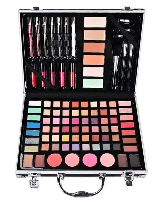 Набор косметики для макияжа в кейсе missyoung GM20250 makeup set black